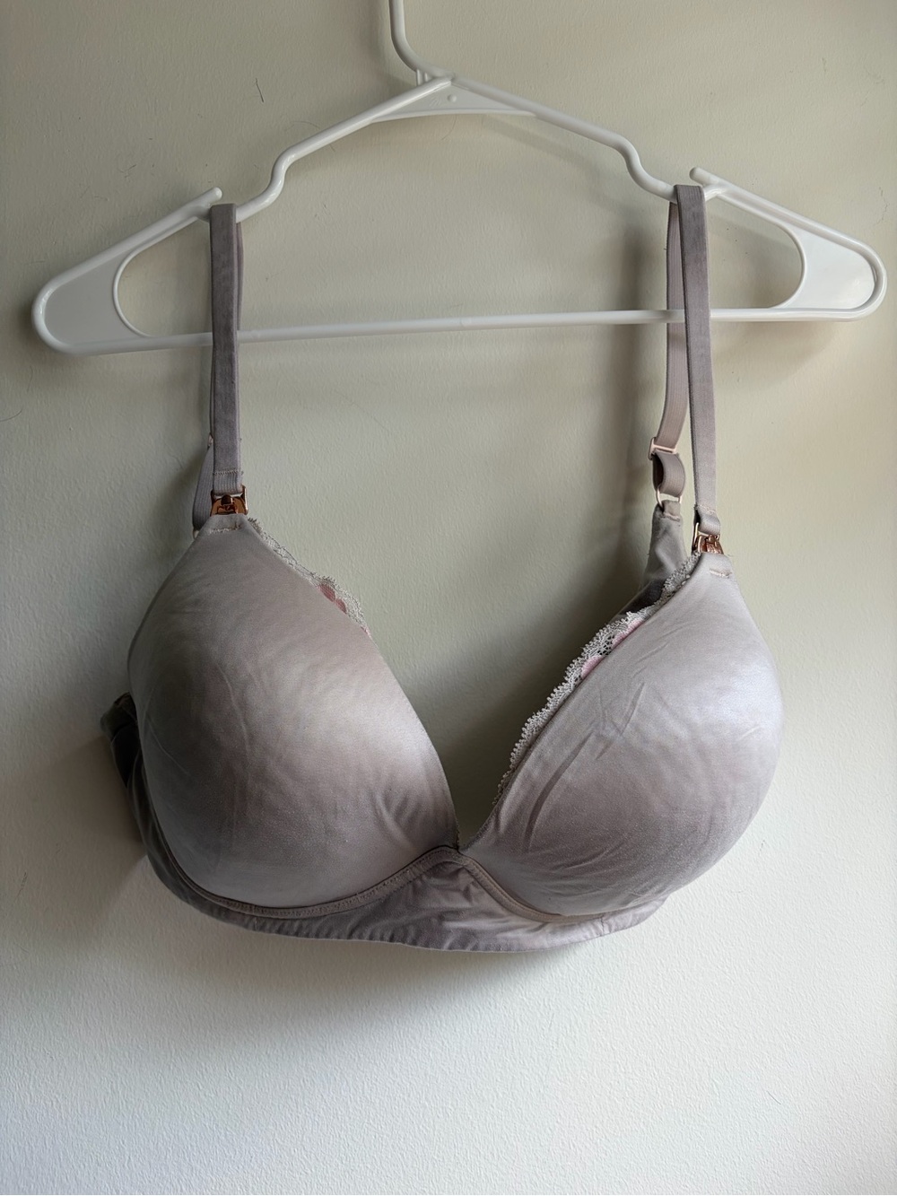 Victoria's Secret Maternity Nursing Bra Lace Light Pink Wireless Size 36C